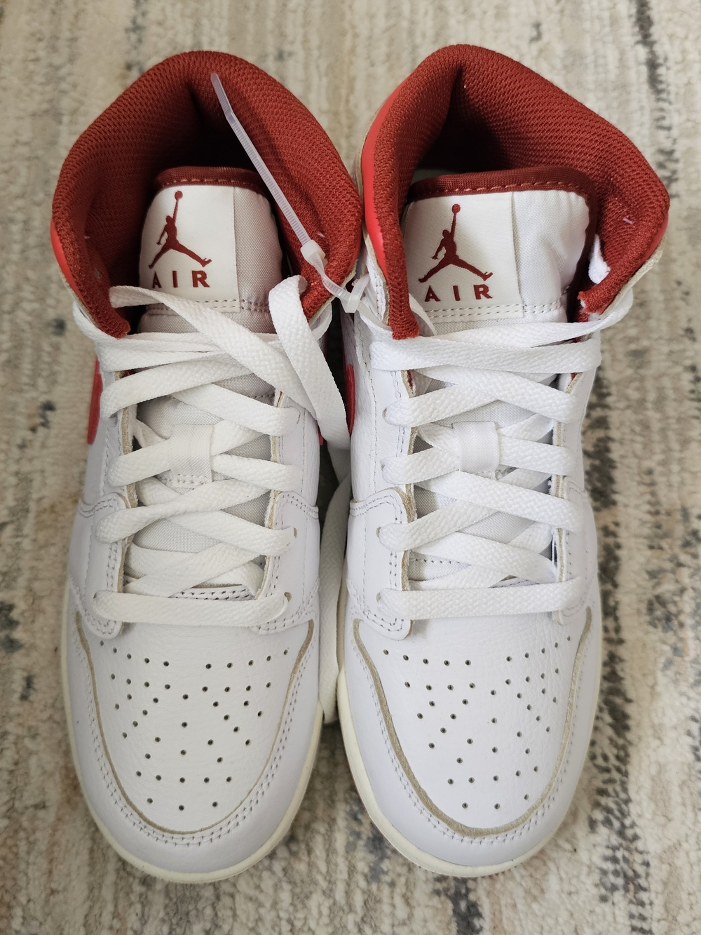 Nike White and Red Air Jordan 1 Mid Sneakers Boys SIZE 4.5Y - Picture 2 of 5